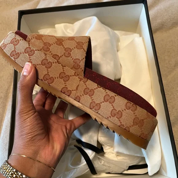 Gucci | Shoes | Gucci Tan And Brown Mules With Iconic Design  display picture 1
